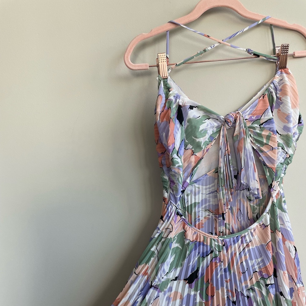ASTR The Label Blythe Floral Plisse Midi Dress Coral Multi - Picture 11 of 15